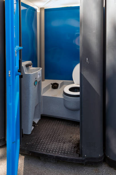 Best Portable restroom trailer rental  in Wellington, TX